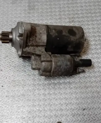 Volkswagen Golf VI Starter motor 02E911027B 0001121412