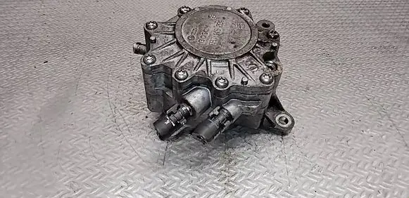Audi A4 S4 B7 8E 8H Vacuum pump 03G145209