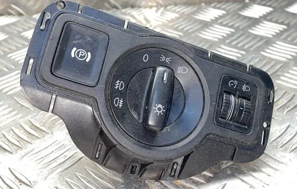 Volkswagen PASSAT B6 Light switch