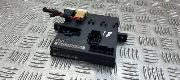 Audi A4 S4 B7 8E 8H Comfort/convenience module 8E0907279C
