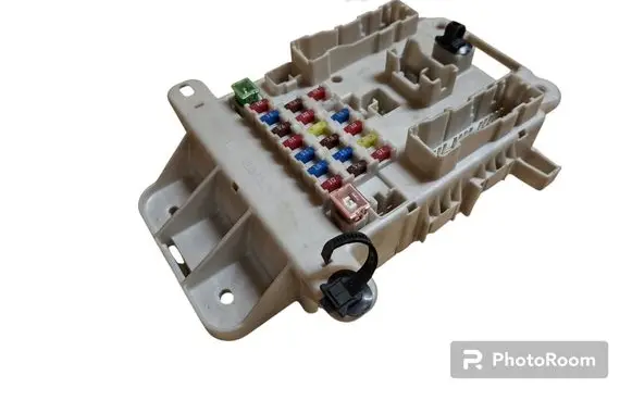 Toyota RAV 4 (XA20) Fuse box set PPT25P5