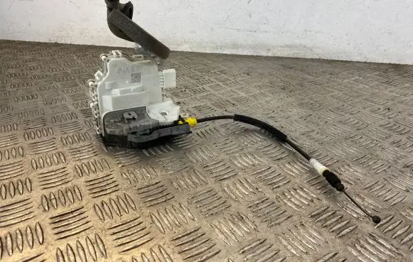 Audi A6 S6 C7 4G Front door lock 8J1837016F