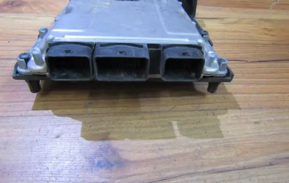 Citroen C5 Engine control unit/module 0281010764