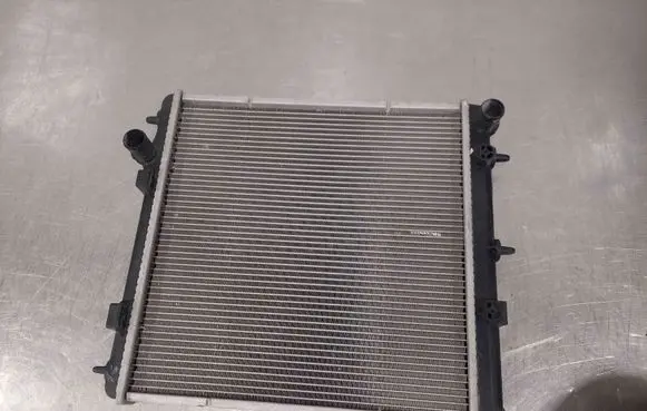 Peugeot 208 Coolant radiator 886160000