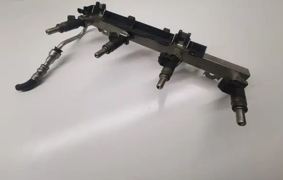Fuel main line pipe