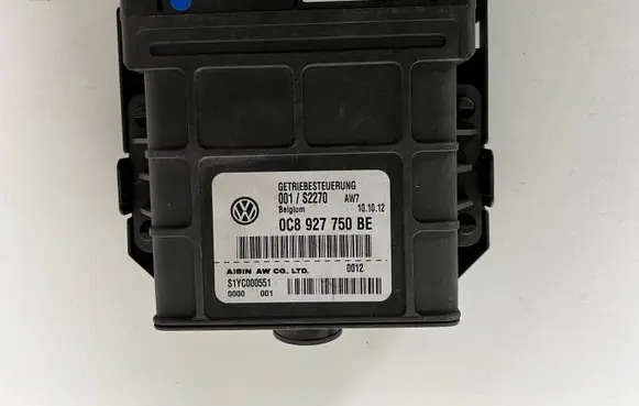 Volkswagen Touareg II Gearbox control unit/module 0C8927750BE S1YC000551 001S2270