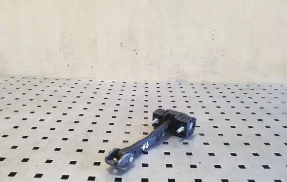 Volvo XC90 Front door check strap stopper 31395137