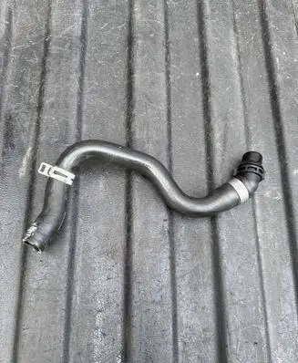 Volvo V60 Engine coolant pipe/hose 32252516