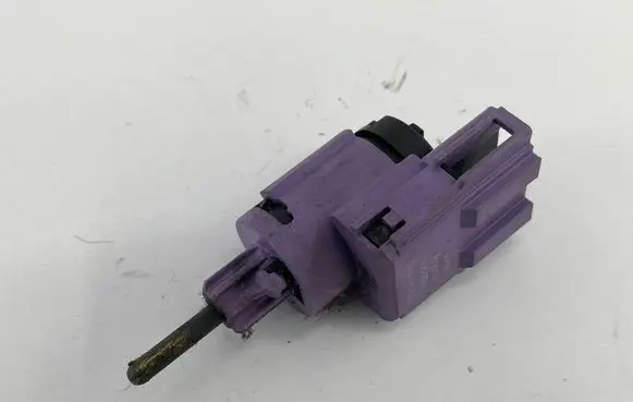 Volkswagen Touareg I Brake pedal sensor switch 1J0945511E