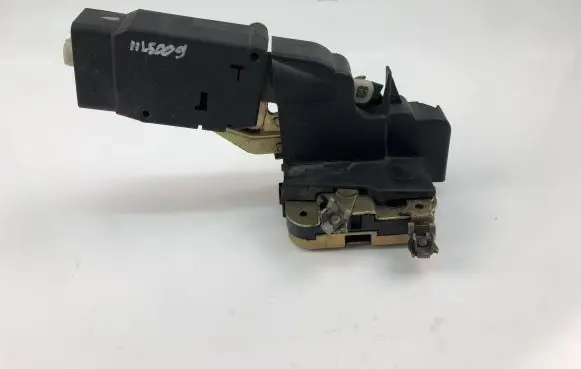 Volvo S40, V40 Tailgate/trunk/boot lock/catch/latch 123456