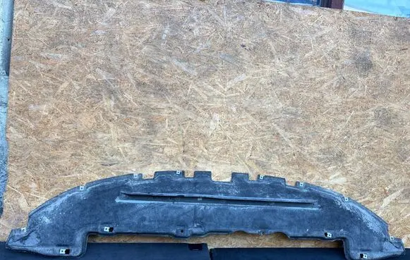 Audi e-tron Front bumper skid plate/under tray 4KE825219B