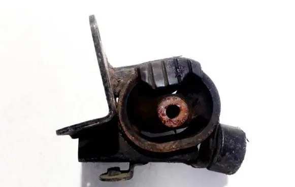 Toyota Avensis Verso Engine mount bracket