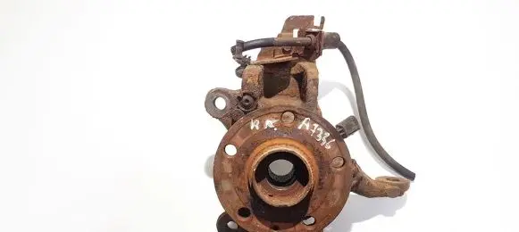 Skoda Octavia Mk2 (1Z) Front wheel hub