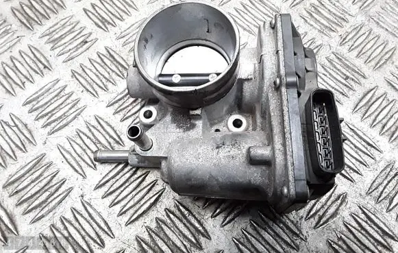 Toyota Yaris Throttle valve 220300y0110