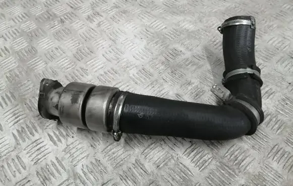 Air intake hose/pipe