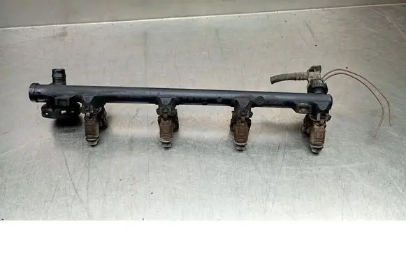 Renault Megane II Fuel injector supply line/pipe 7700112519