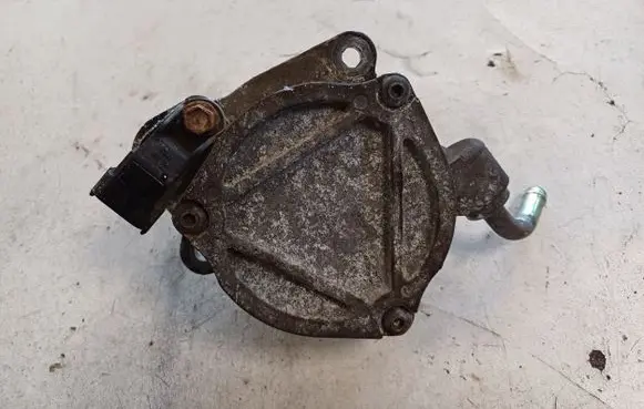 Toyota Yaris Vacuum pump
