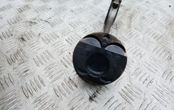 Alfa Romeo GT Piston with connecting rod 60673761 B737