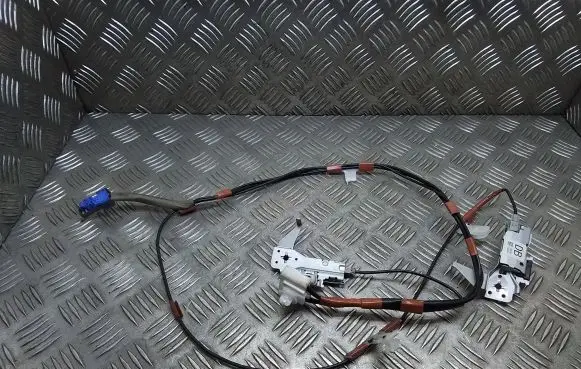 Lexus ES 250 - 300 - 330 Aerial antenna amplifier 19X08 E0044