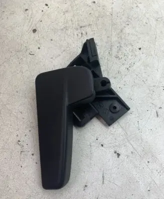 Volkswagen PASSAT B8 Engine bonnet (hood) release handle 517823633B 6R1823533