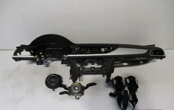 Audi A3 S3 A3 Sportback 8P Radio/GPS head unit trim