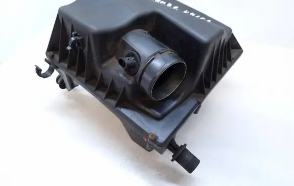 Chevrolet Cruze Air filter box 13272754 K4654