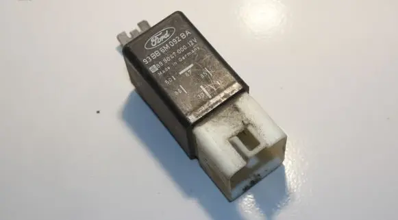 Volkswagen Sharan Glow plug pre-heat relay 93BB6M092BA 889047000