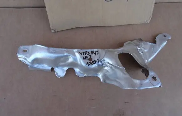 Mercedes-Benz Vito Viano W447 Heat shield in engine bay 140133472R