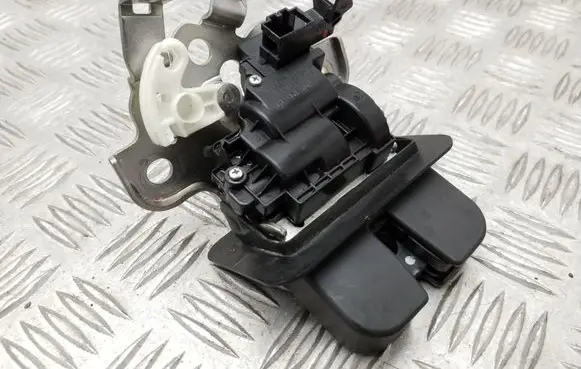 Audi A1 Tailgate/trunk/boot lock/catch/latch 8R0827505