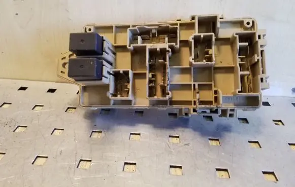 Subaru Outback Fuse module JB200400