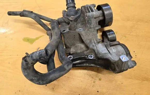 Mazda CX-7 Generator/alternator bracket R2AA15176 S1428