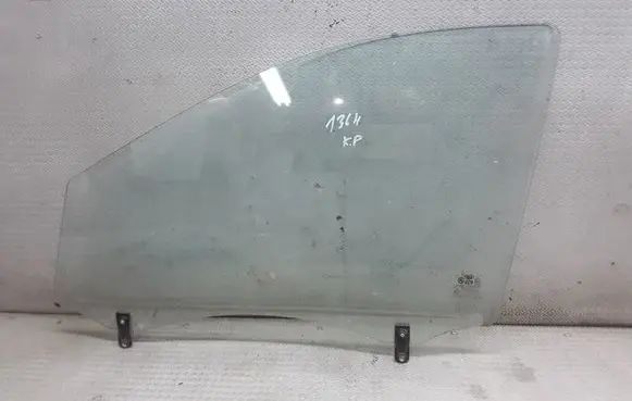 KIA Sorento Front door window glass four-door