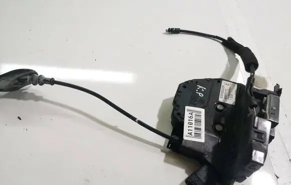Renault Fluence Front door lock 805030020r 40517173