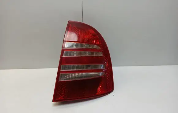 Skoda Superb B5 (3U) Rear/tail lights ZSB3U5945096