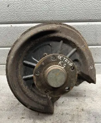 Skoda Octavia Mk1 (1U) Rear wheel hub