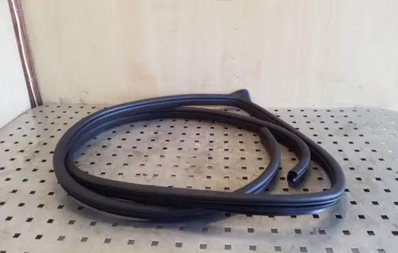 KIA Soul Front door rubber seal