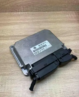 Volkswagen PASSAT B5 Engine control unit/module ECU 3B0907557D 5WP4360