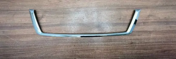 Subaru Forester SJ Front bumper upper radiator grill 91123SG220