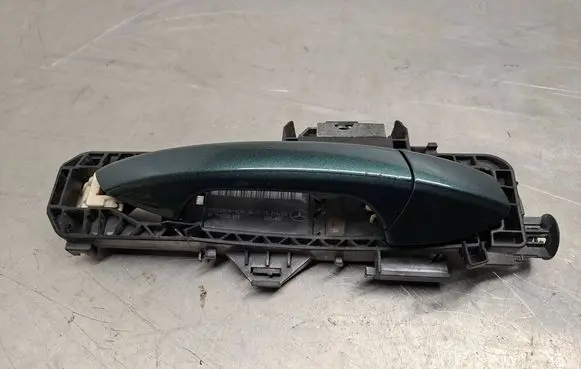 Mercedes-Benz C W204 Rear door exterior handle A2042600834