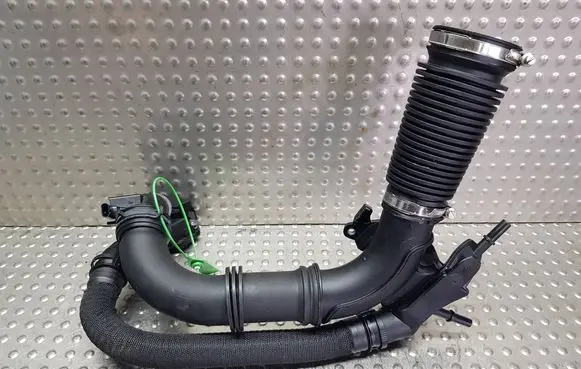 Mercedes-Benz B W247 Turbo air intake inlet pipe/hose S26371145 A2820905500 3019082Z15