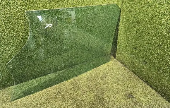 Renault Master III Front door window/glass (coupe) E143R001583 DOT682AS2M3232