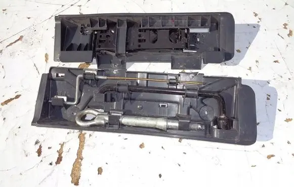 Peugeot 5008 Tool set POZOSTAE