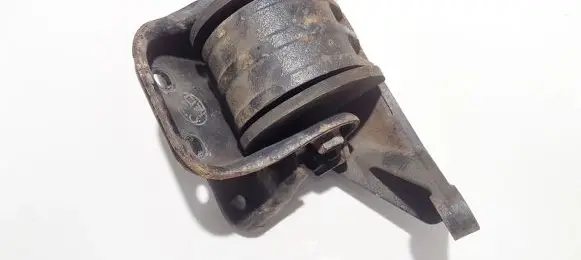 KIA Carens I Engine mount bracket k2kb39070