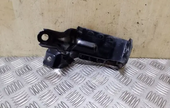 Volvo S60 Radiator mount bracket 31261932