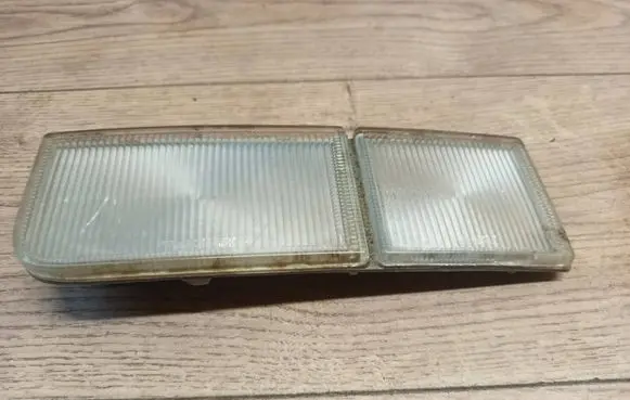 Volkswagen PASSAT B4 Front reflector 125084B