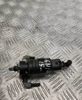 Opel Insignia A Windscreen/windshield washer pump 13250357