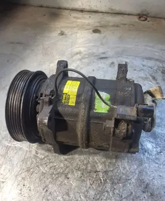 Volvo S40, V40 Air conditioning (A/C) compressor (pump) 30613408