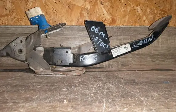 Ford Focus Brake pedal BQ6FA 4M512467CP