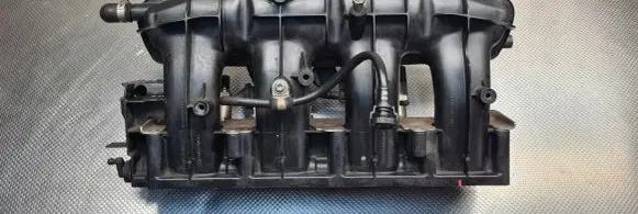 Audi A4 S4 B7 8E 8H Intake manifold 06F133201N