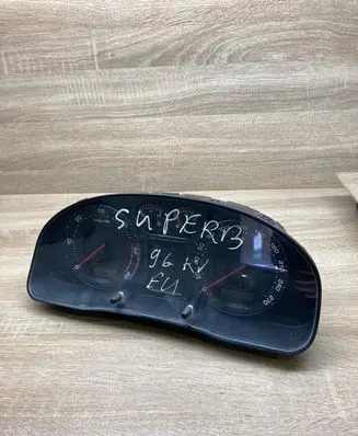 Skoda Superb B5 (3U) Speedometer (instrument cluster) 3U0920810A